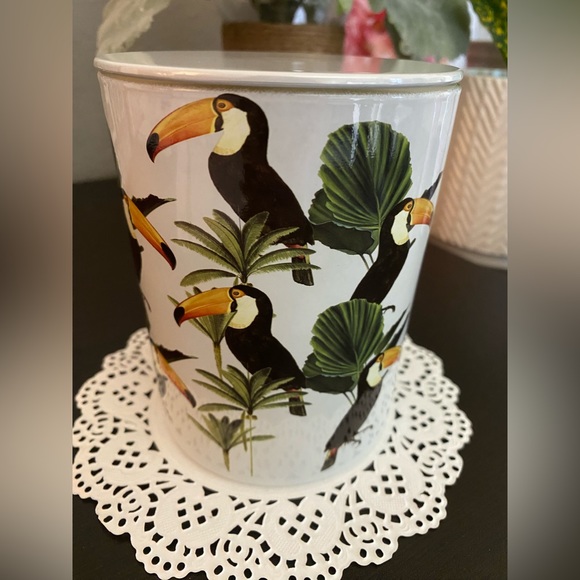 🆕🕯️ RARE NINETY-SIX “ACACIA HONEY & CITRUS” 14.6OZ SCENTED CANDLE. NEVER USED! - Picture 5 of 8